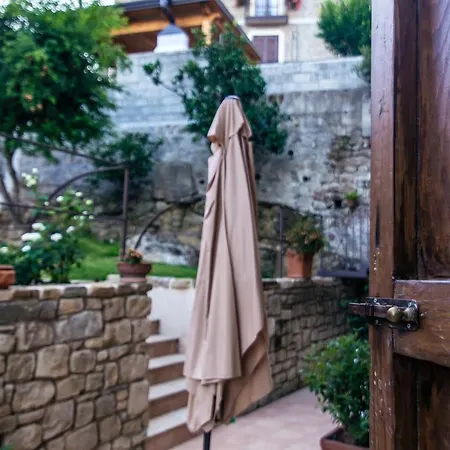 Palazzo Cantarella Bed and breakfast *