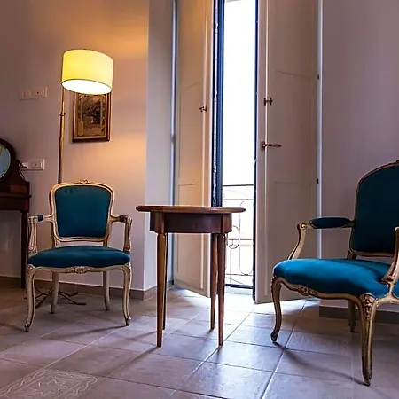 Palazzo Cantarella * Stella Cilento